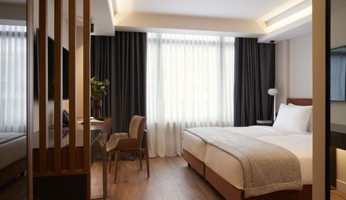 Teight Comfort Room