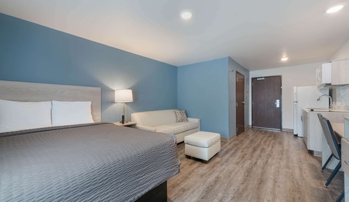 Habitación económica, 1 cama de matrimonio, no fumadores (Roll-In Shower, Sofa)
