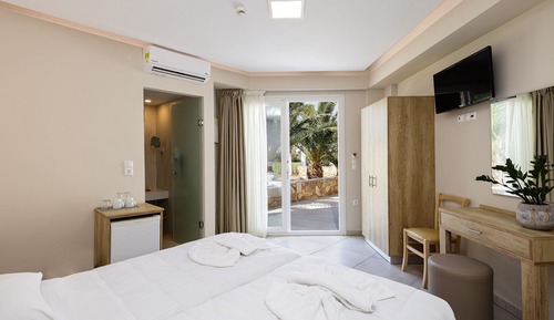 Habitación superior con 1 cama doble o 2 individuales
