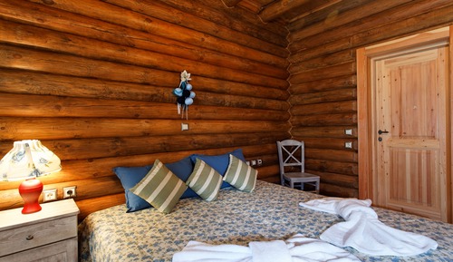 Habitación superior con 1 cama doble o 2 individuales