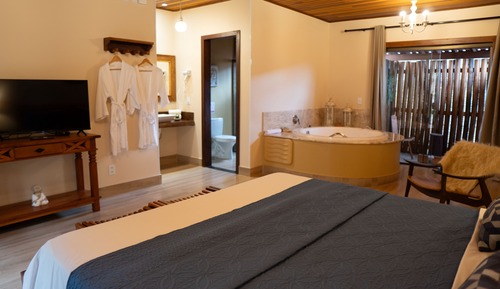 Habitación romántica doble, 1 cama de matrimonio grande, chimenea, vistas al jardín