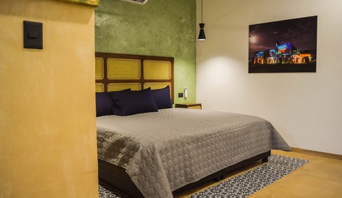 Deluxe Studio Suite
