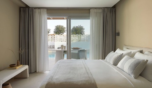 Suite junior, piscina privada, vistas al jardín