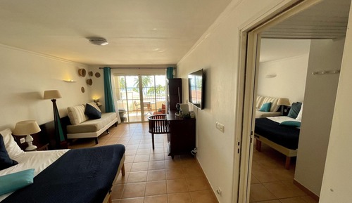 Suite panorámica, 2 habitaciones, 2 baños, junto a la piscina (Barbadine 1010/1011)