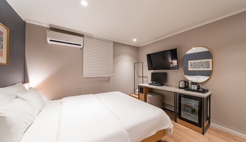 Room (First-come-first-served special offer)