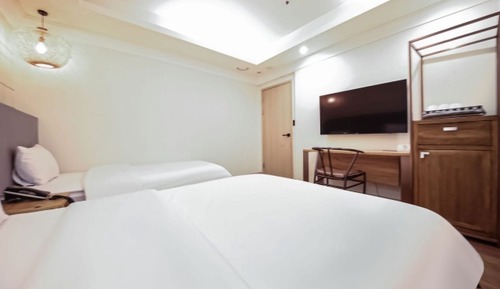 Room (Walkie Special Business (No Parking)()