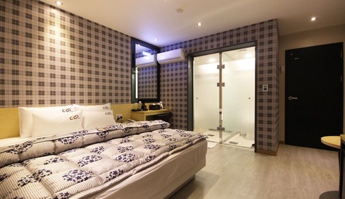 Room (Deluxe (Additional Charge for Consecu)