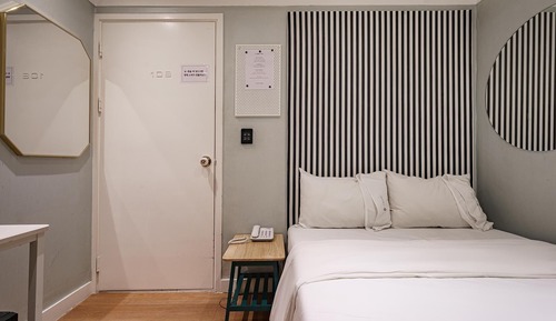 Room (Standard Economy - No parking (Netfli)