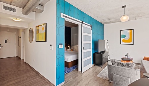 1 Bed | 1 Bath Suite