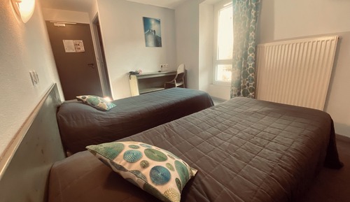 Habitación Confort con 1 cama doble o 2 individuales