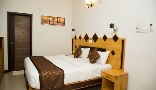 Habitación estándar con 1 cama doble o 2 individuales