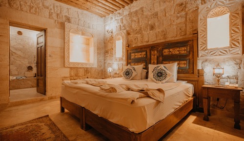 HEZEN ROOM