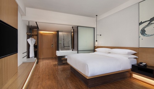 Habitación estándar, 1 cama de matrimonio grande, vistas a la ciudad
