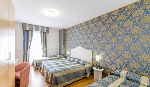 Habitación cuádruple estándar