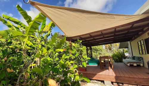 Apartamento romántico, baño privado, vistas al jardín (Alizé)