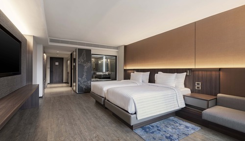 Premier Pool View Twin Room
