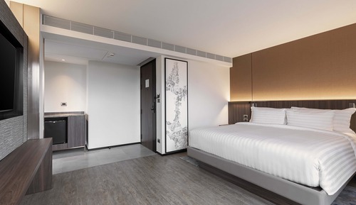 Premier Corner King Room