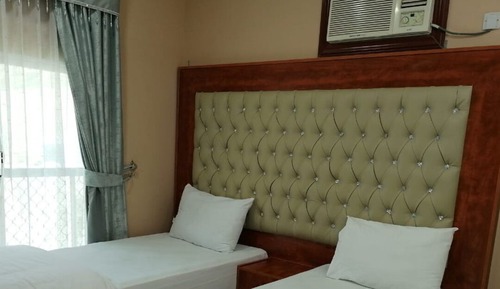 Habitación estándar con 1 cama doble o 2 individuales