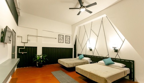 Habitación básica doble, 2 camas de matrimonio