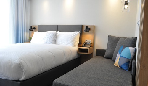 Habitación estándar, 1 cama de matrimonio con sofá cama