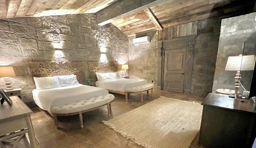 Habitación doble, 2 camas de matrimonio, no fumadores (Room #5)