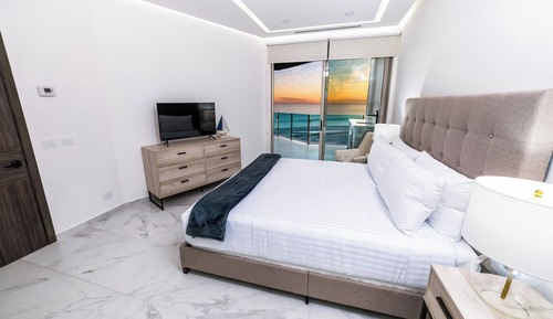 Apartamento clásico, 3 habitaciones, vistas al mar