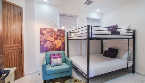 Apartamento ejecutivo, 3 habitaciones, vistas al mar