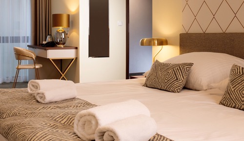 Habitación económica con 1 cama doble o 2 individuales, en la zona del patio