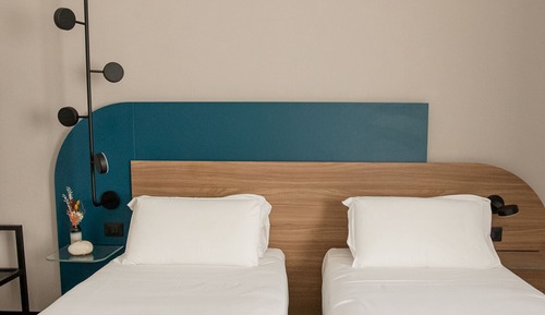 Habitación superior con 1 cama doble o 2 individuales
