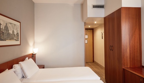 Habitación estándar con 1 cama doble o 2 individuales