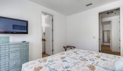 Apartamento, 3 habitaciones, balcón, vistas parciales al mar