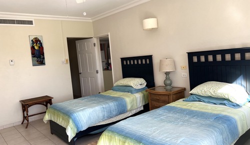 Apartamento, 2 habitaciones, balcón, vistas al jardín