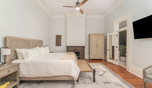 Habitación (Three)