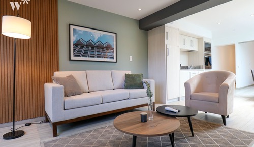 Loft (302)