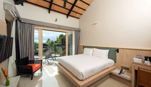 Deluxe Partial Sea View Room - Free Minibar (One time per stay)