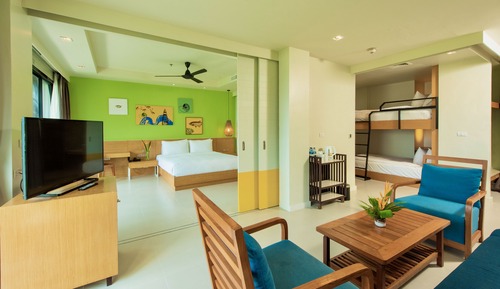 Kids' Suite with Pool View - Free Minibar