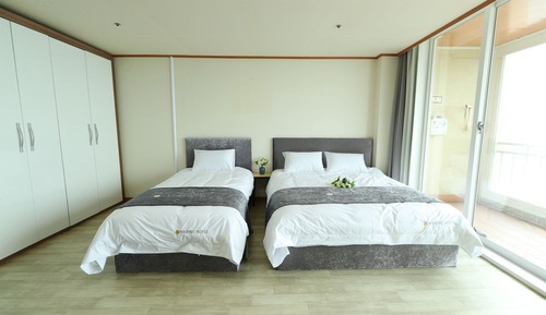 Deluxe Ocean Twin Room
