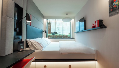 Habitación, 1 cama de matrimonio grande, vistas a la ciudad