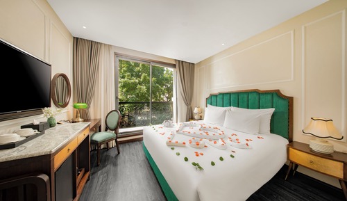 Habitación de luna de miel, vistas a la ciudad (Honeymoon Suite City View Room)