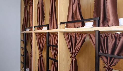 Dormitorio compartido económico