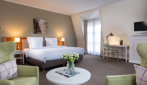 Suite junior, junto al lago
