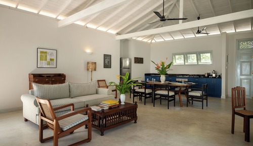 Habitación estándar con 2 camas individuales (Lumi Villa, Adjacent to the Hotel)