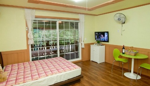 Room (Jupiter)