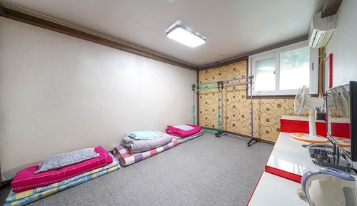 Room (Ondol Room)