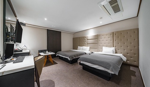 Room (Business (Free use of Song Town when )