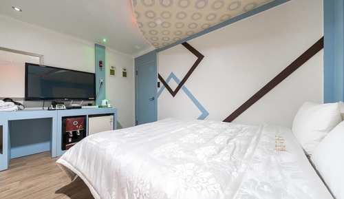 Room (Ondol Room)