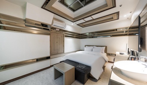 Room (Standard OTT)