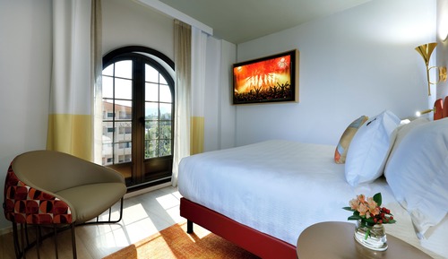 Suite (Silver)