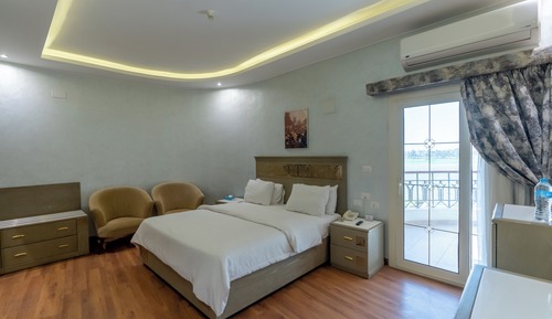 Junior Suite Nile view
