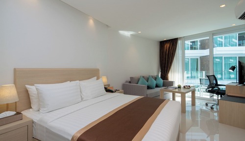 Habitación Deluxe, acceso a la piscina